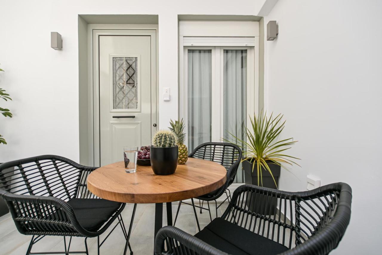 Mythos Luxury Suite Naxos City Екстер'єр фото
