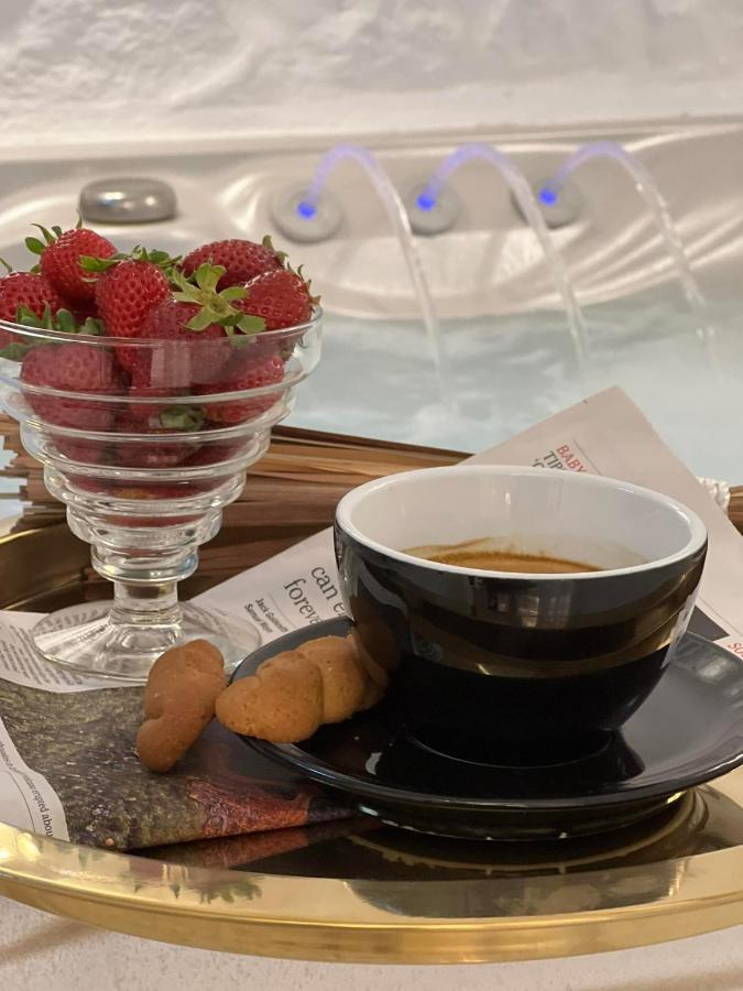 Mythos Luxury Suite Naxos City Екстер'єр фото