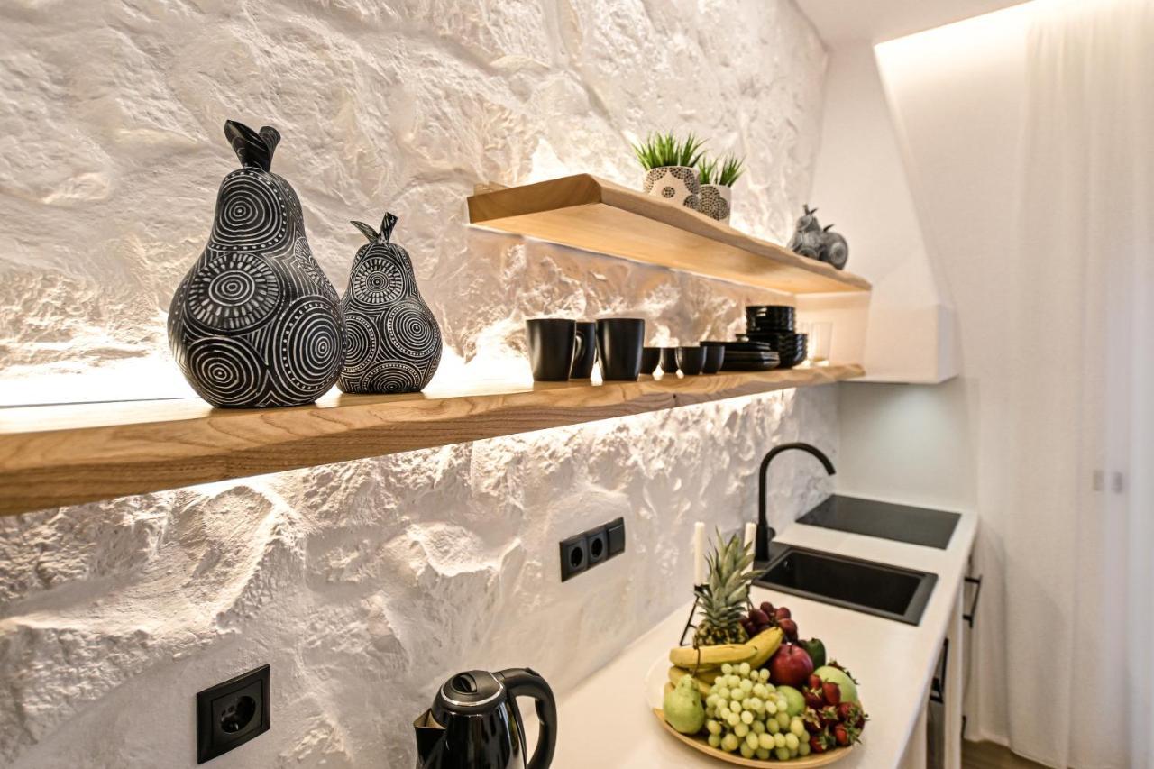 Mythos Luxury Suite Naxos City Екстер'єр фото